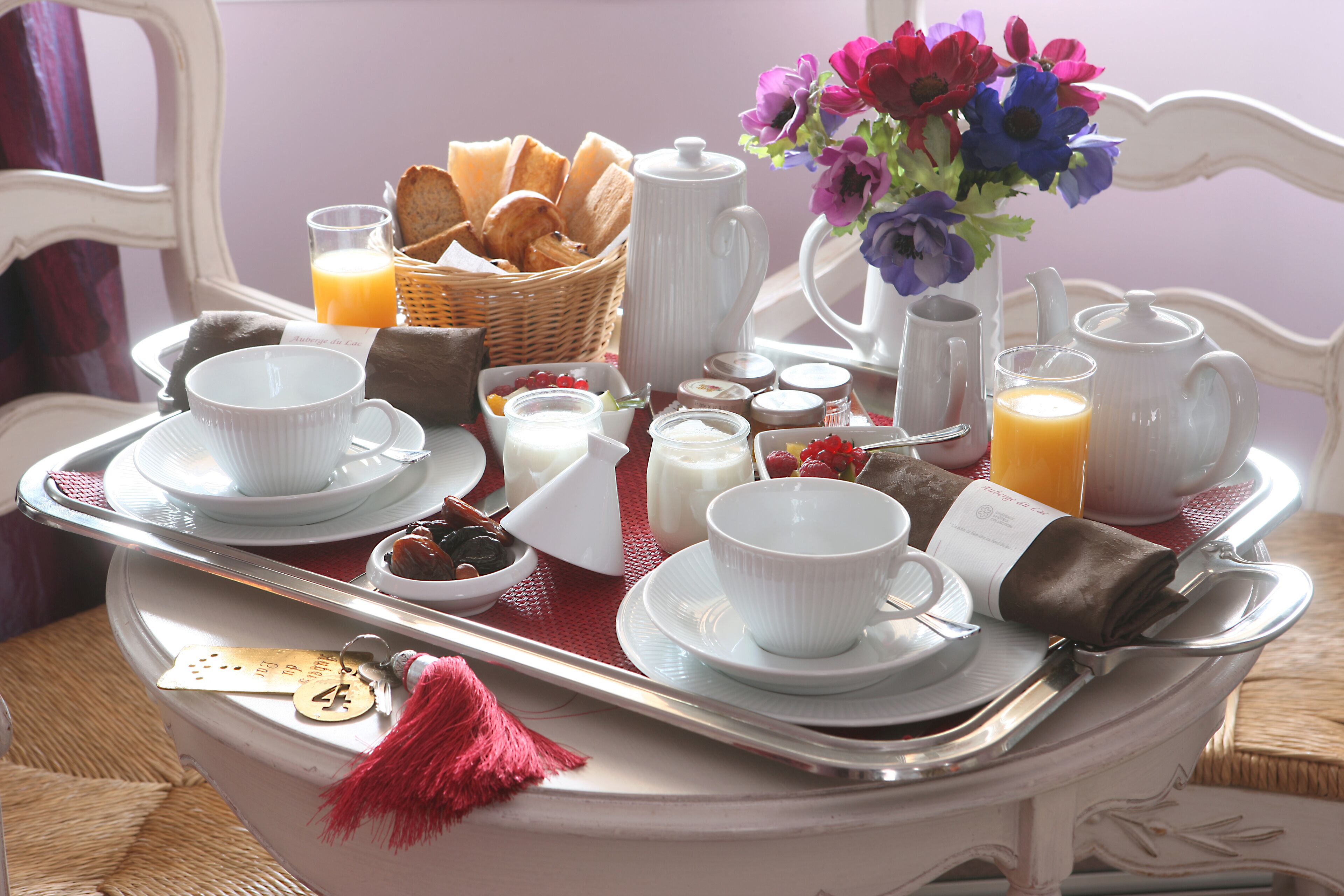 daily continental breakfast (eur 15 per person)