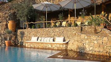 Piscine extérieure (ouverte en saison)