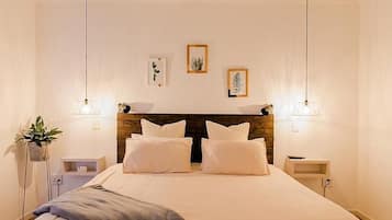 Desk, free WiFi, bed sheets