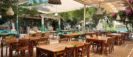 Breakfast, lunch, dinner served; Turkish cuisine, pool views