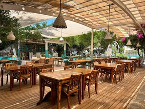 Breakfast, lunch, dinner served; Turkish cuisine, pool views  - Hotel Gumusluk (Bodrum)