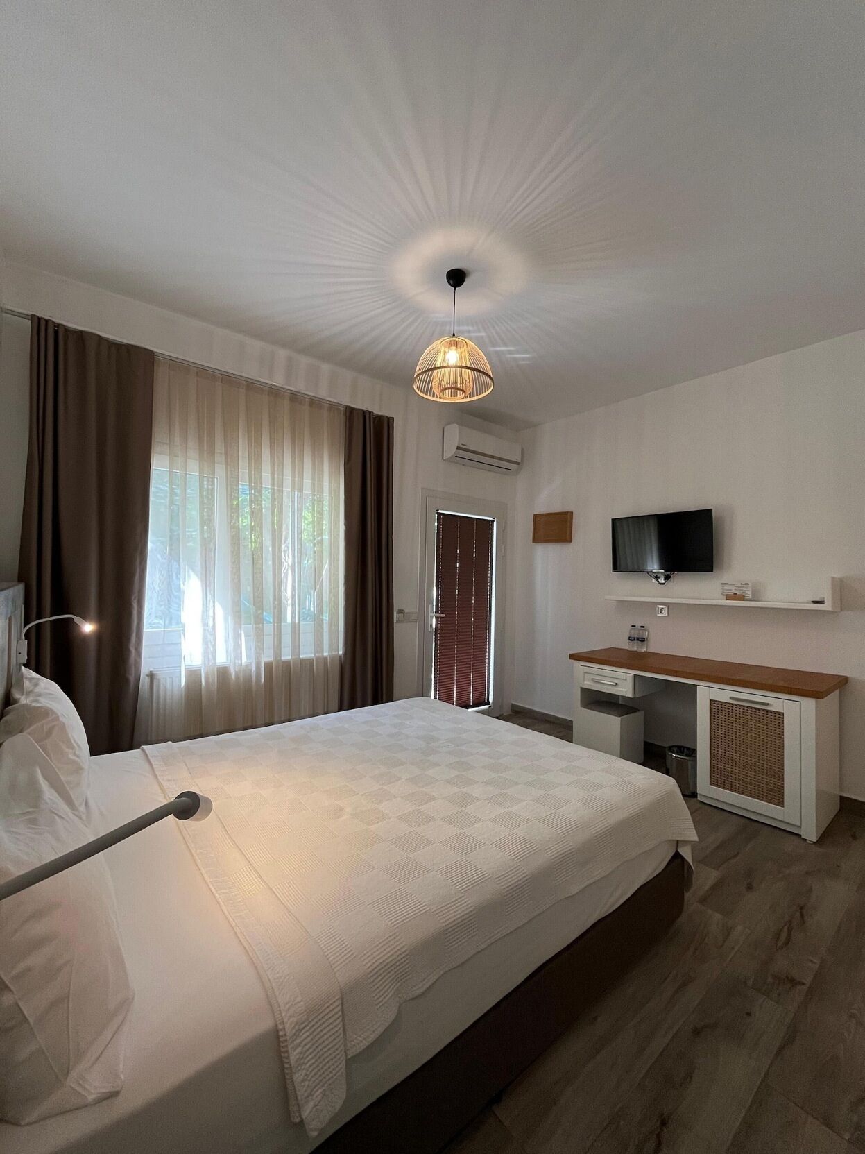 Select Comfort beds, minibar, in-room safe, individually decorated
