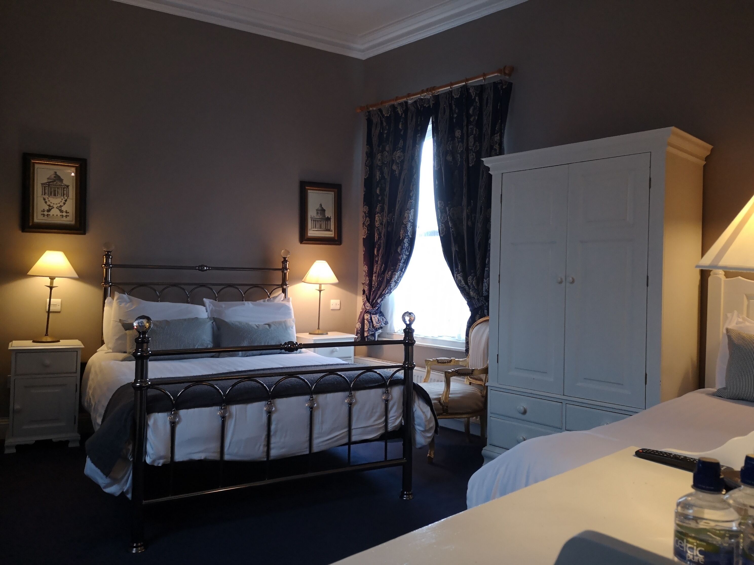 Photo - O'Neills Victorian Pub & Townhouse