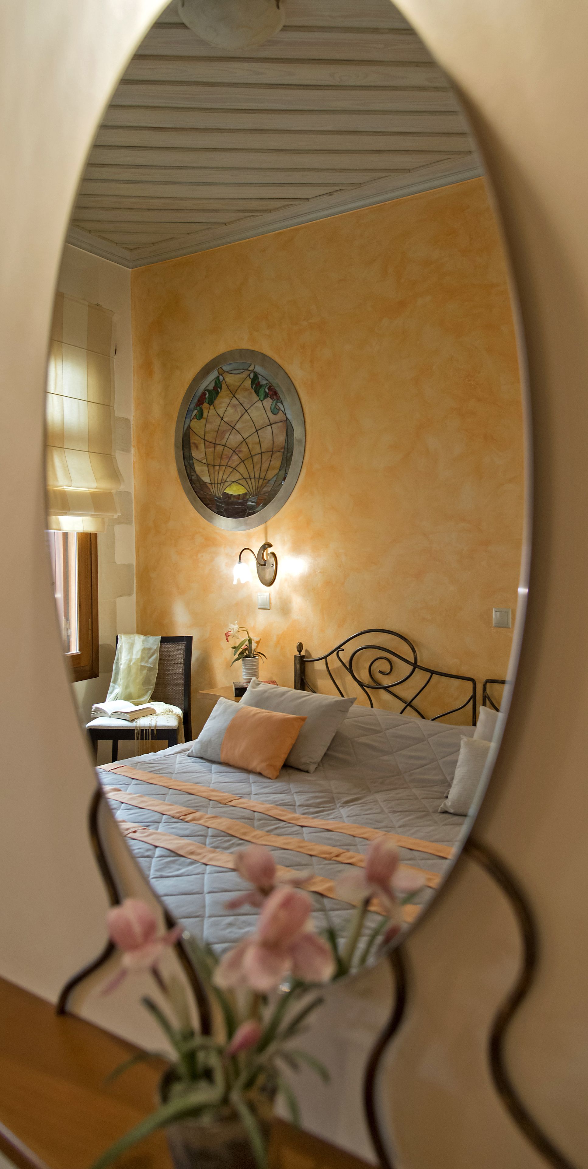 egyptian cotton sheets, minibar, in-room safe, soundproofing