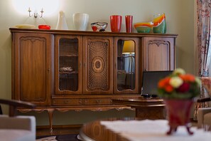 In-room safe, individually decorated, individually furnished - Bernardinu B&B House (Vilnius)