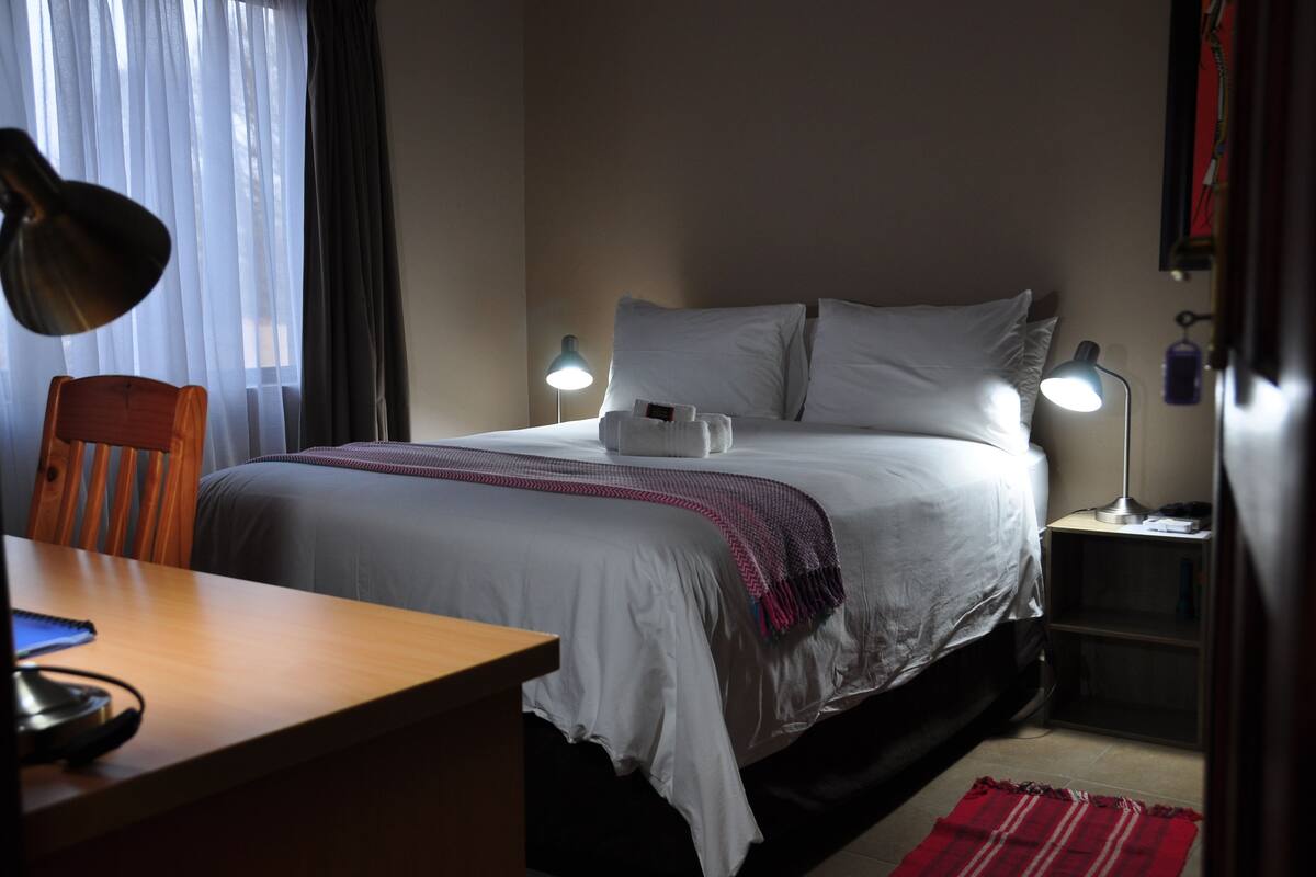Business Double Room, 1 Double Bed, Non Smoking, Patio | Premium bedding, in-room safe, desk, laptop workspace