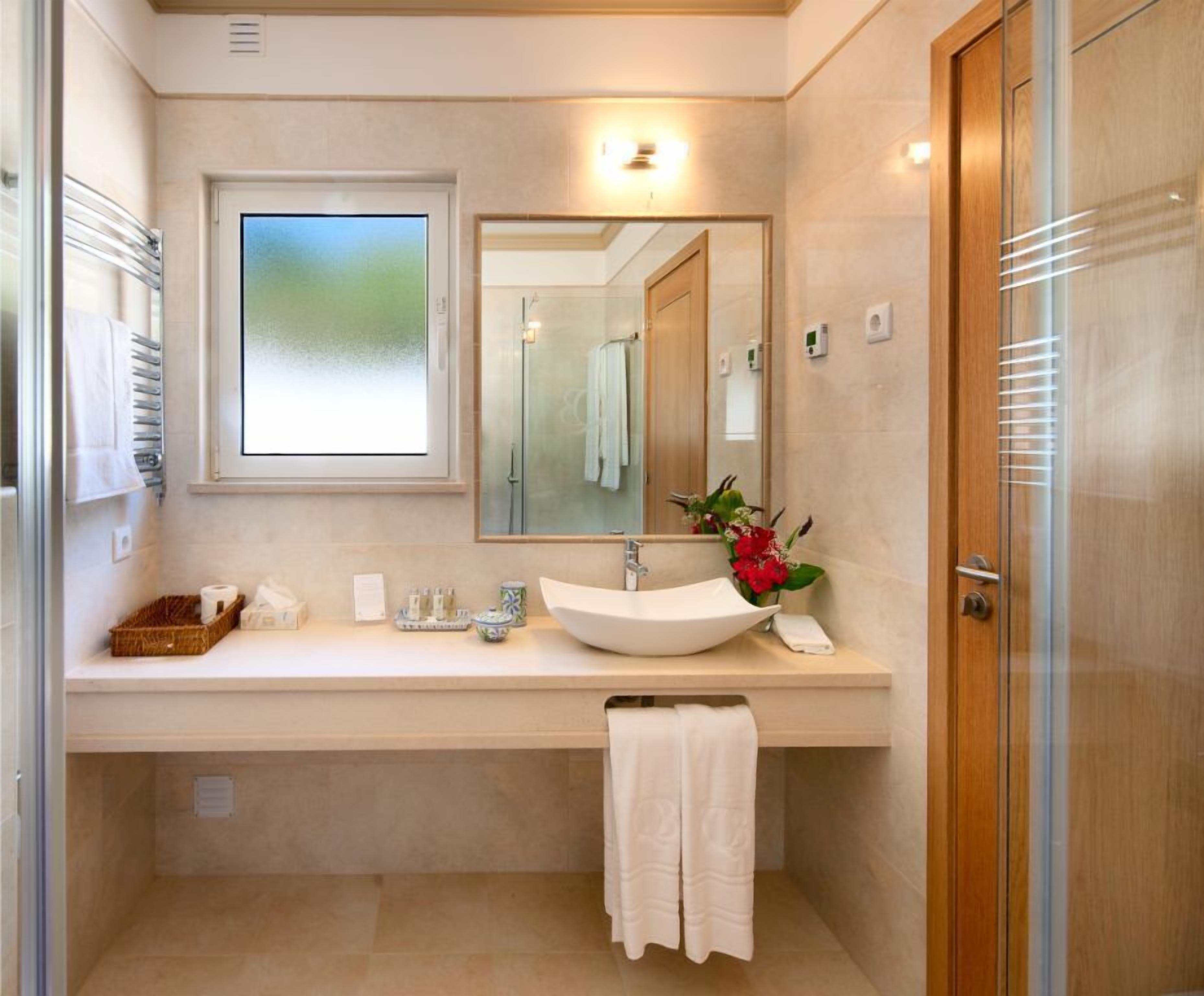 Double Room | Egyptian cotton sheets, premium bedding, pillowtop beds, minibar