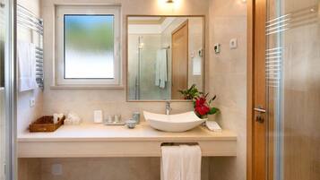 Double Room | Egyptian cotton sheets, premium bedding, pillowtop beds, minibar