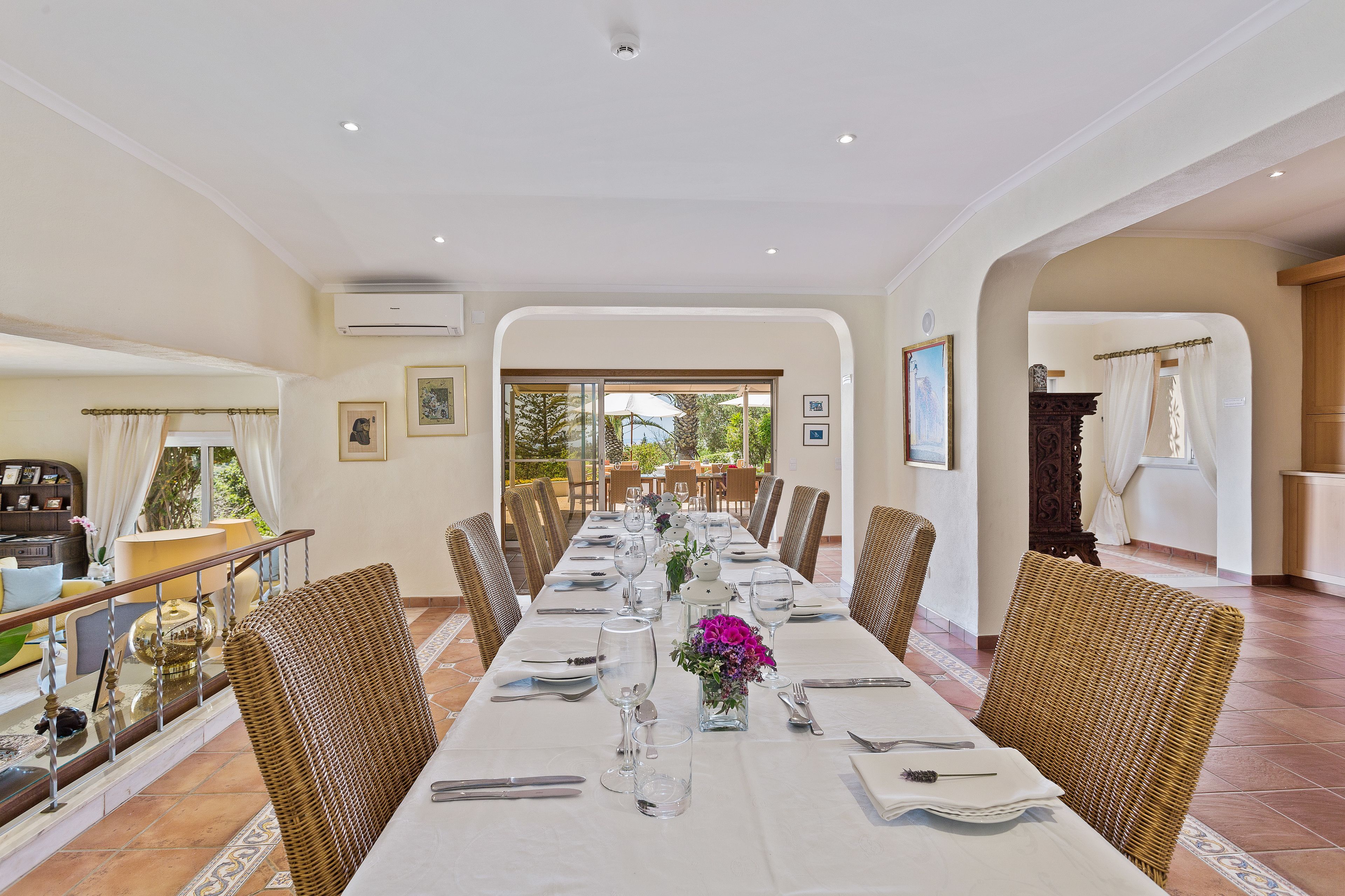 Café da manhã com buffet grátis todos os dias