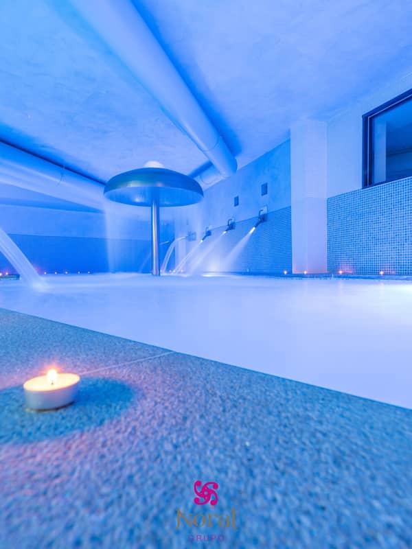 Bilik rawatan pasangan, sauna, tab panas, mandi tangas / hammam