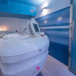 Bilik rawatan pasangan, sauna, tab panas, mandi tangas / hammam