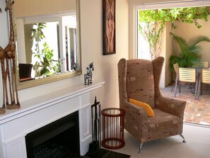 Fireplace - Hajo's Lodge & Spa (Cape Town)