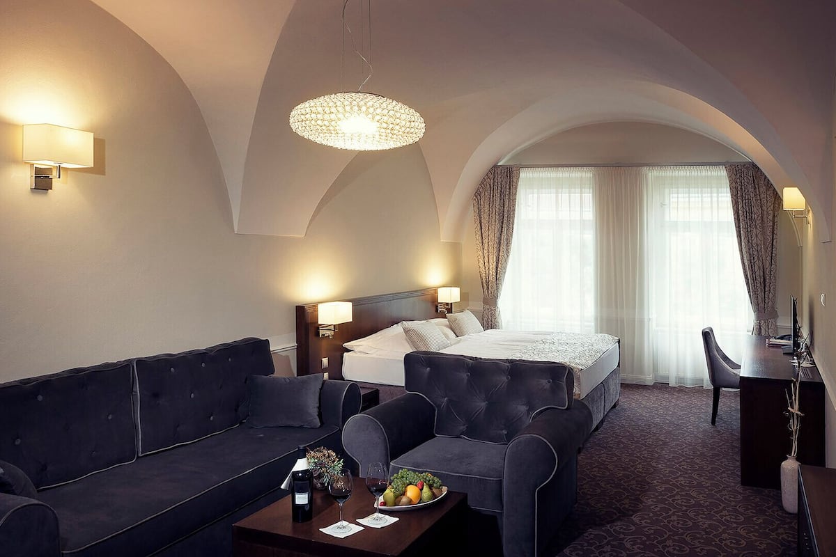 Suite | Minibar, in-room safe, desk, soundproofing
