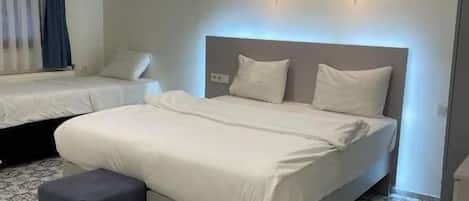 高級客房, 2 間臥室, 露台, 城市景 | 房內夾萬、隔音、熨斗/熨衫板、免費 Wi-Fi