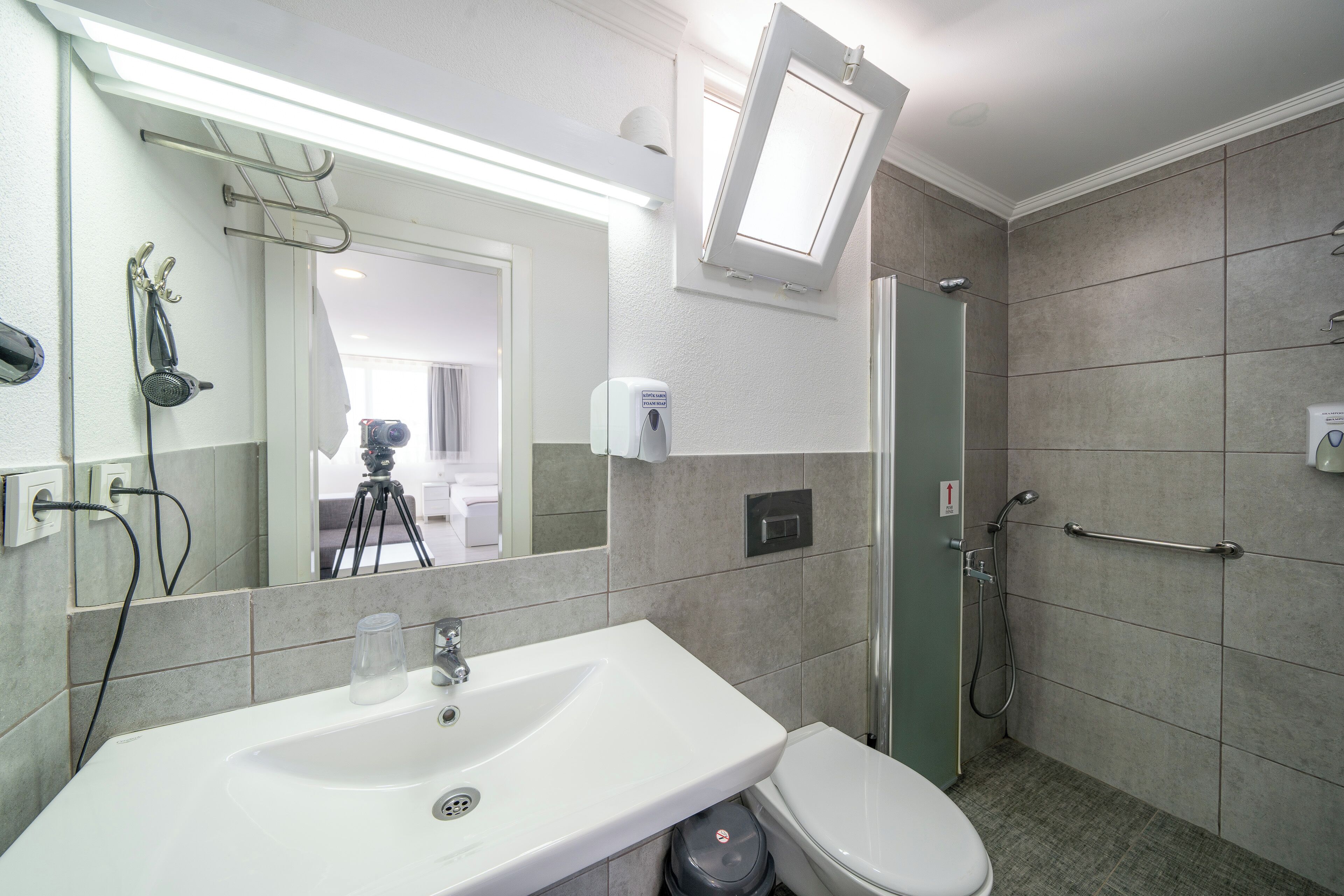 deluxe room | 1 bedroom, hypo-allergenic bedding, pillow-top beds, minibar