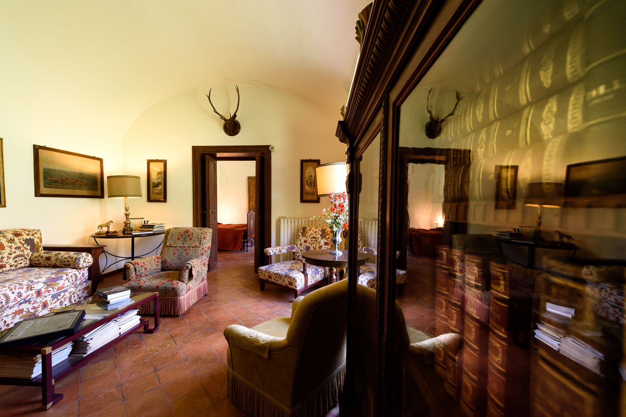 Comfort Suite, 1 Bedroom, Courtyard View, Ground Floor | Desk, free WiFi