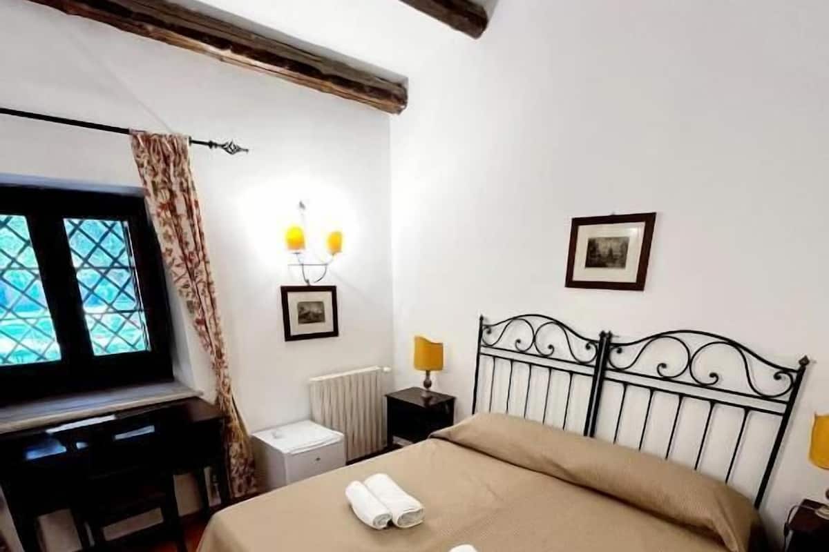 Desk, free WiFi, bed sheets