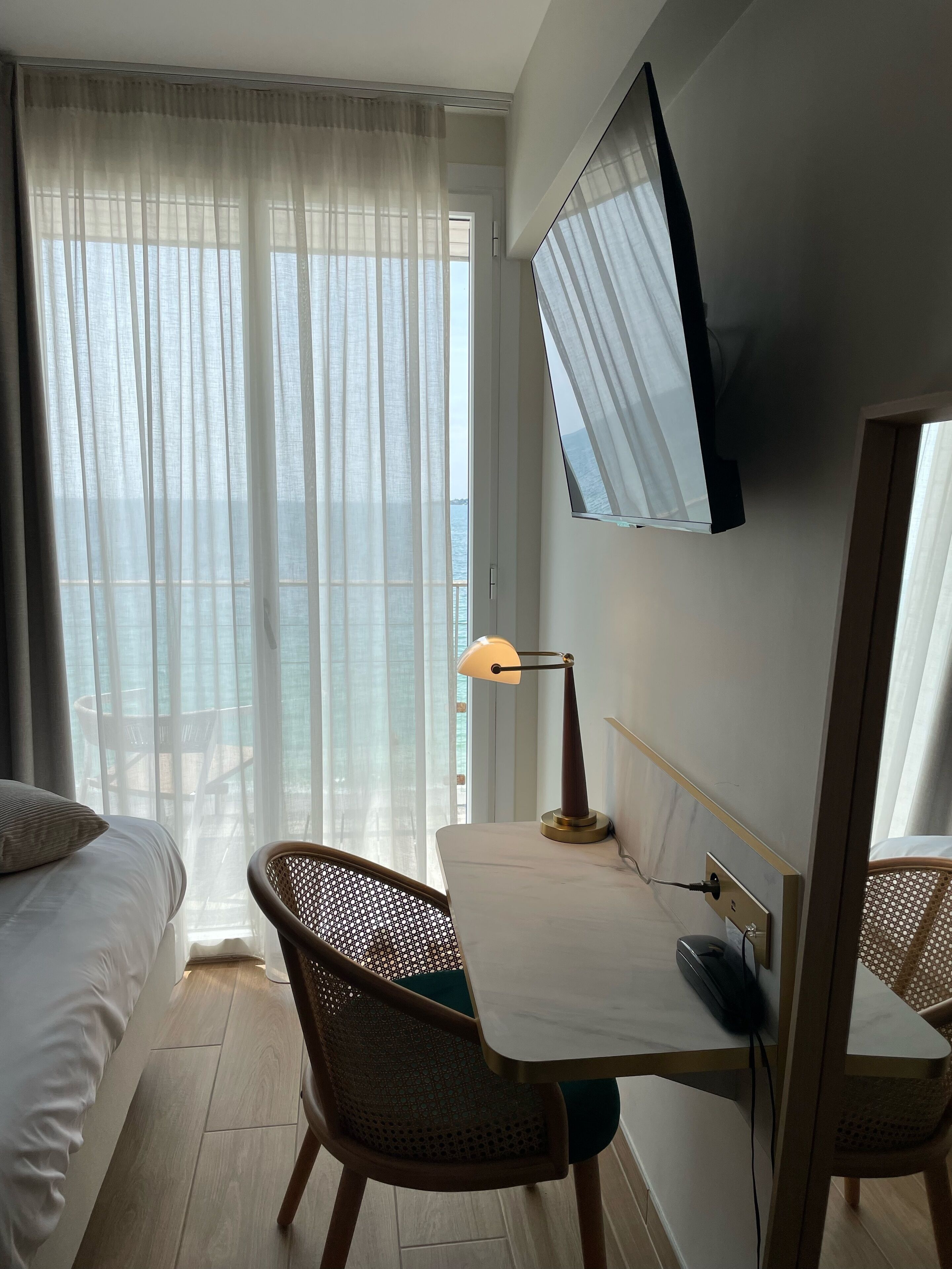 Quarto standard, 1 cama de casal, vista para o mar | Frigobar, cofres nos quartos, escrivaninha, cortinas blackout