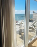 Chambre Supérieure, terrasse, vue mer | Vue de la chambre