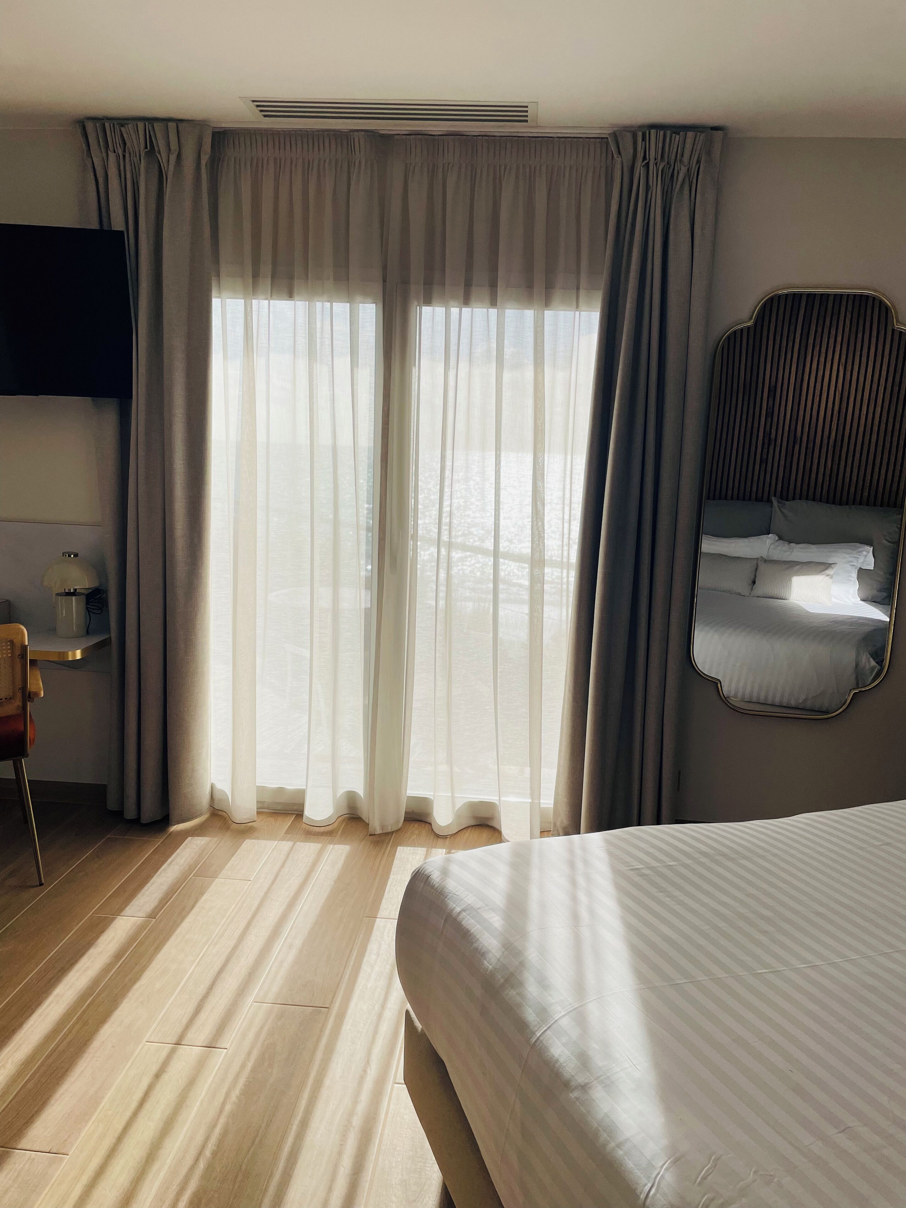 ห้องแฟมิลี่, ระเบียง, วิวทะเล |   มินิบาร์, ตู้นิรภัยในห้องพัก, โต๊ะทำงาน, ผ้าม่านกันแสง