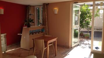 Coin salon dans le hall