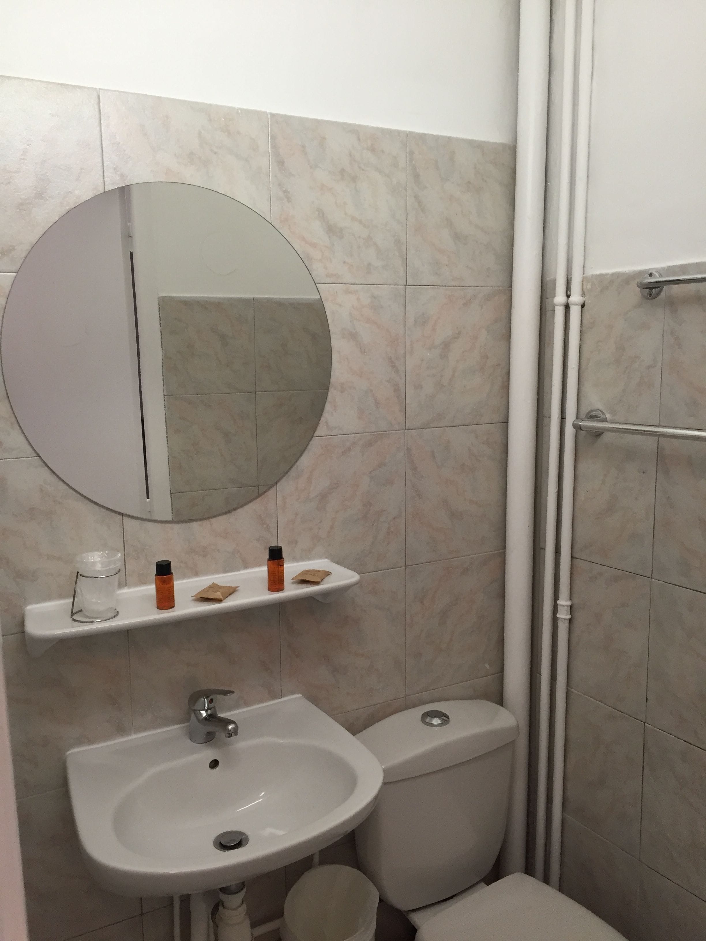 standard double room | bathroom sink