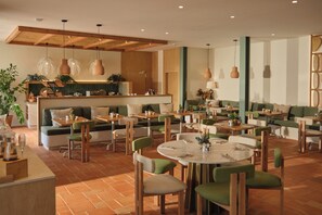 Breakfast, dinner served; Mediterranean cuisine, ocean views 