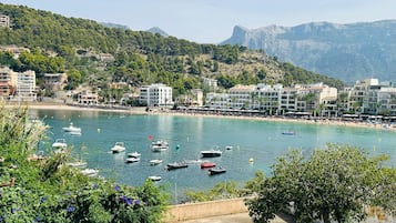 Deluxe Double Room, Mobility Accessible, Sea View | Beach/ocean view