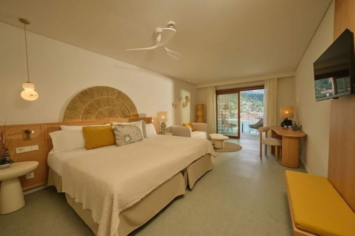 1 bedroom, minibar, in-room safe, individually decorated