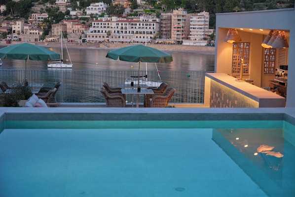 Seasonal outdoor pool