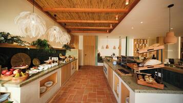 Desayuno buffet incluido todos los días