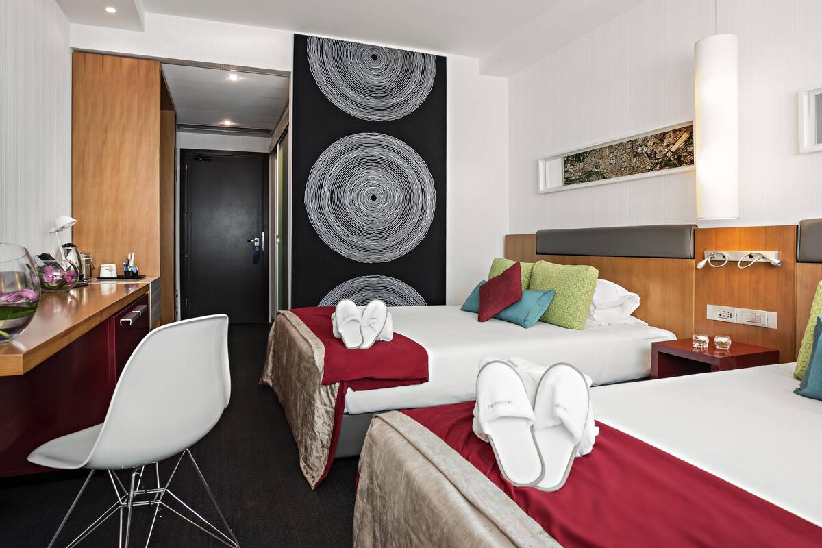 ห้องสแตนดาร์ด (2 French Beds) | ผ้าปูที่นอนฝ้ายอียิปต์, เครื่องนอนระดับพรีเมียม