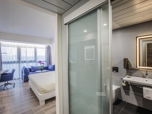 Superior Room, 1 King Bed with Sofa bed | Egyptian cotton sheets, premium bedding, pillowtop beds, minibar - Novotel Roma Eur (Rome)