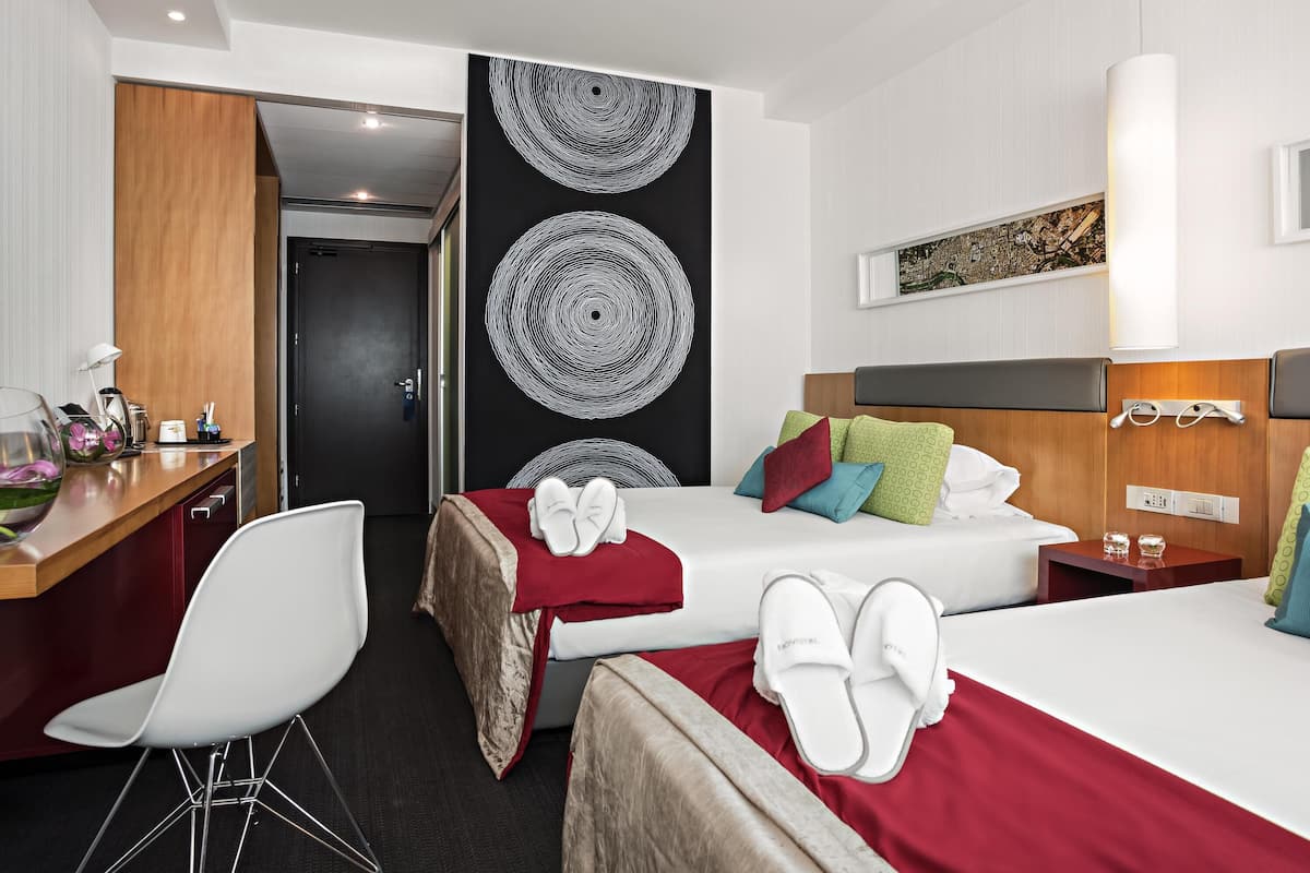Standard Room (2 French Beds) | Egyptian cotton sheets, premium bedding, pillowtop beds, minibar