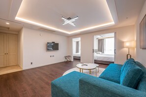 Premier Suite | Living area