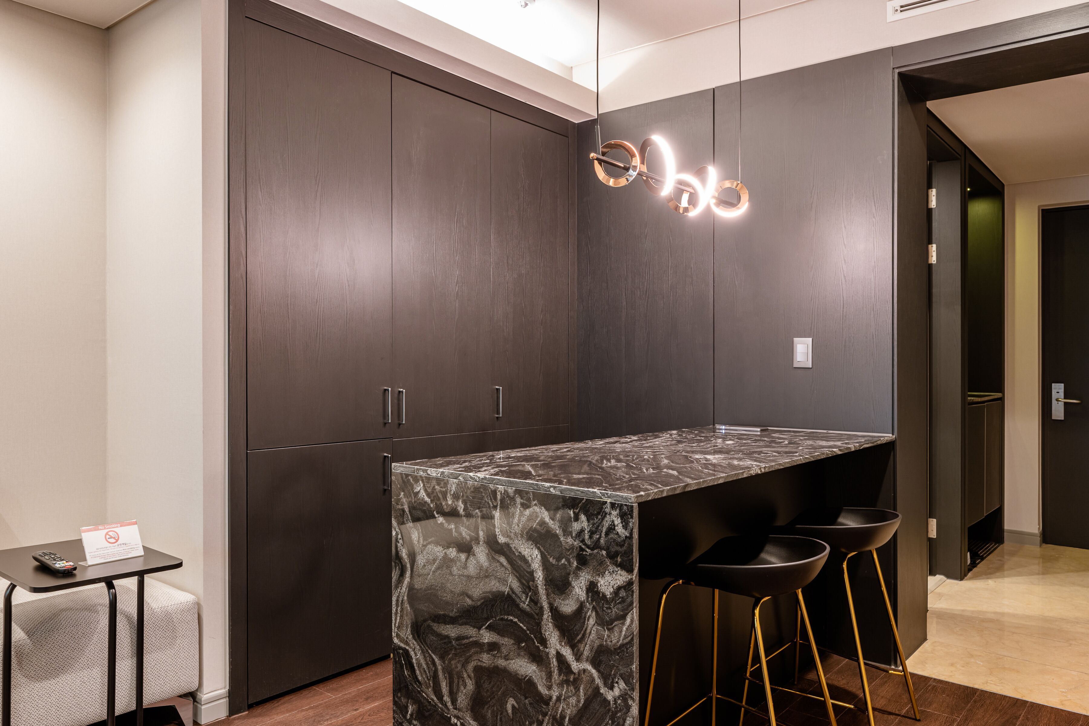 premier standard twin (no view) | 2 bedrooms, down duvets, in-room safe, individually furnished