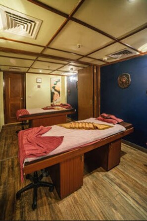 Couples treatment rooms, body treatments, aromatherapy, body wraps - Acron Candolim Regina (Candolim)