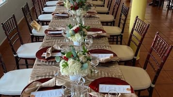 Breakfast, lunch, dinner served; international cuisine, pool views