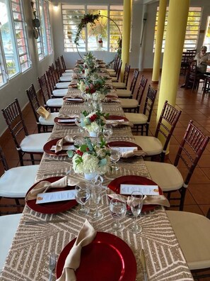 Breakfast, lunch, dinner served; international cuisine, pool views 