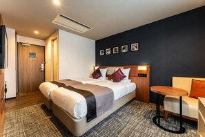 In-room safe, blackout curtains, iron/ironing board, free WiFi - Hotel Mystays Kanazawa Castle (Kanazawa)