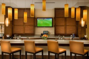 Bar (on property) - DoubleTree by Hilton Sterling - Dulles Airport (Sterling)