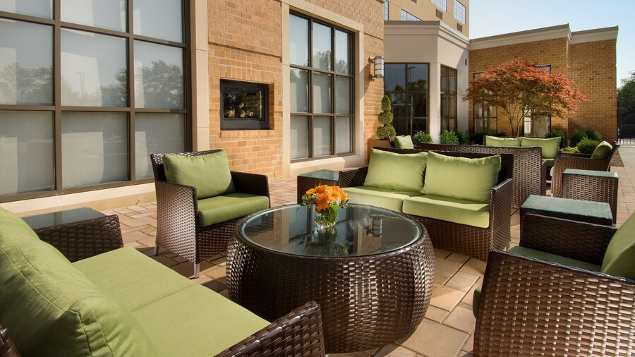 DoubleTree by Hilton Sterling - Dulles Airport