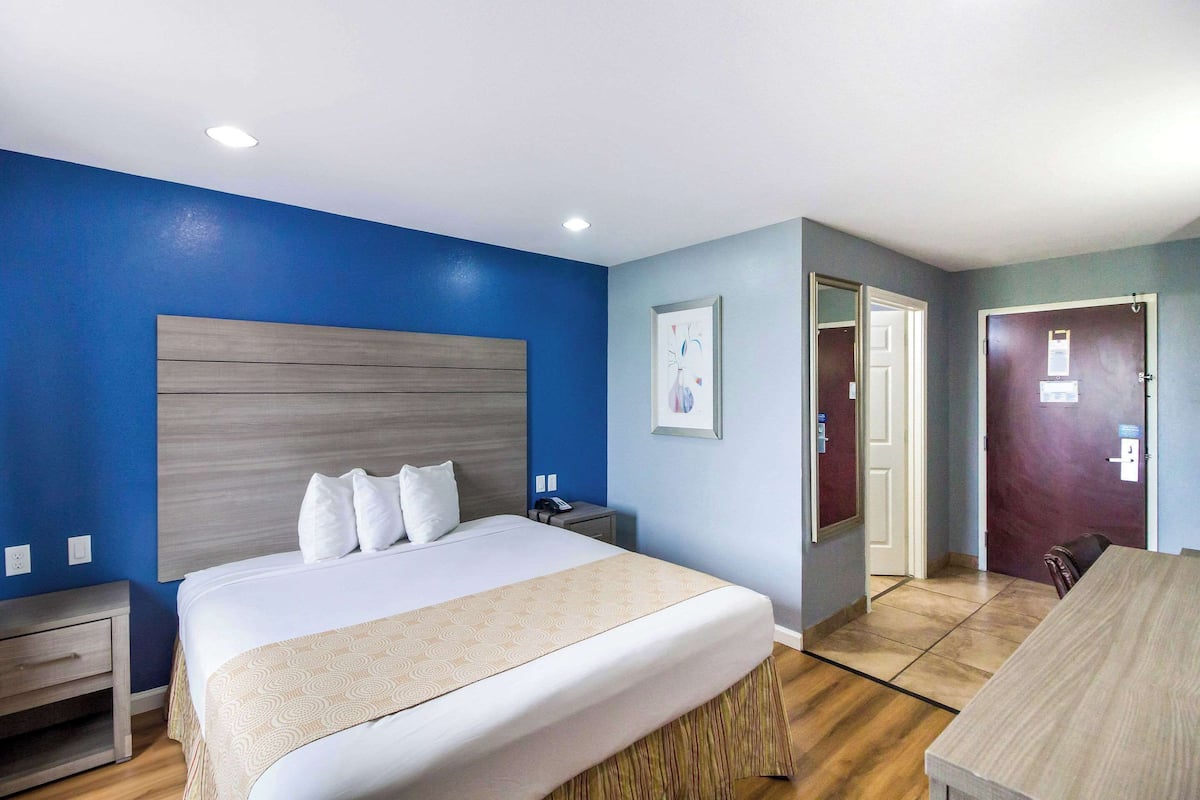 Roupas de cama premium, Wi-Fi de cortesia, roupa de cama