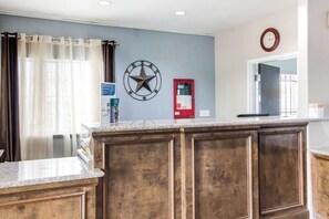 Lobby - Rodeway Inn & Suites Port Arthur - Groves (Port Arthur)