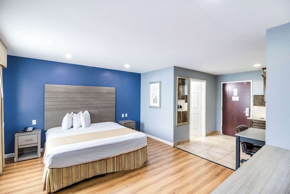 스위트, 킹사이즈침대 1개, 금연 (Efficiency) | 고급 침구, 무료 WiFi, 침대 시트