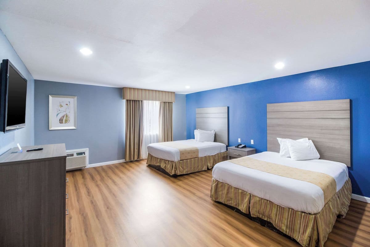Roupas de cama premium, Wi-Fi de cortesia, roupa de cama
