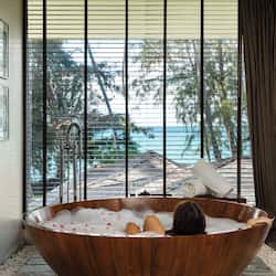 Penthouse, Ocean View (Luux) | Deep soaking bathtub