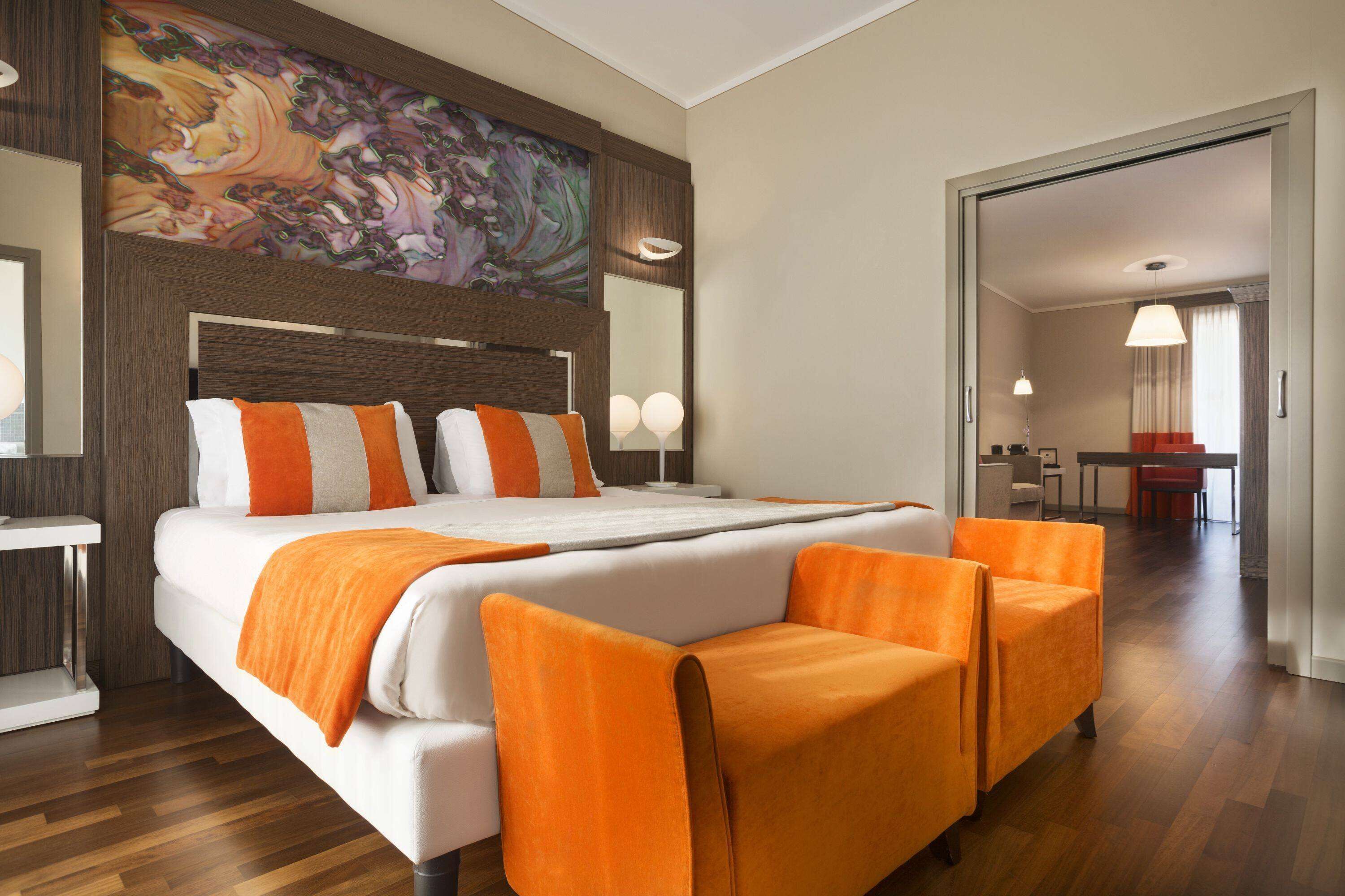 suite | 1 bedroom, down duvets, in-room safe, desk