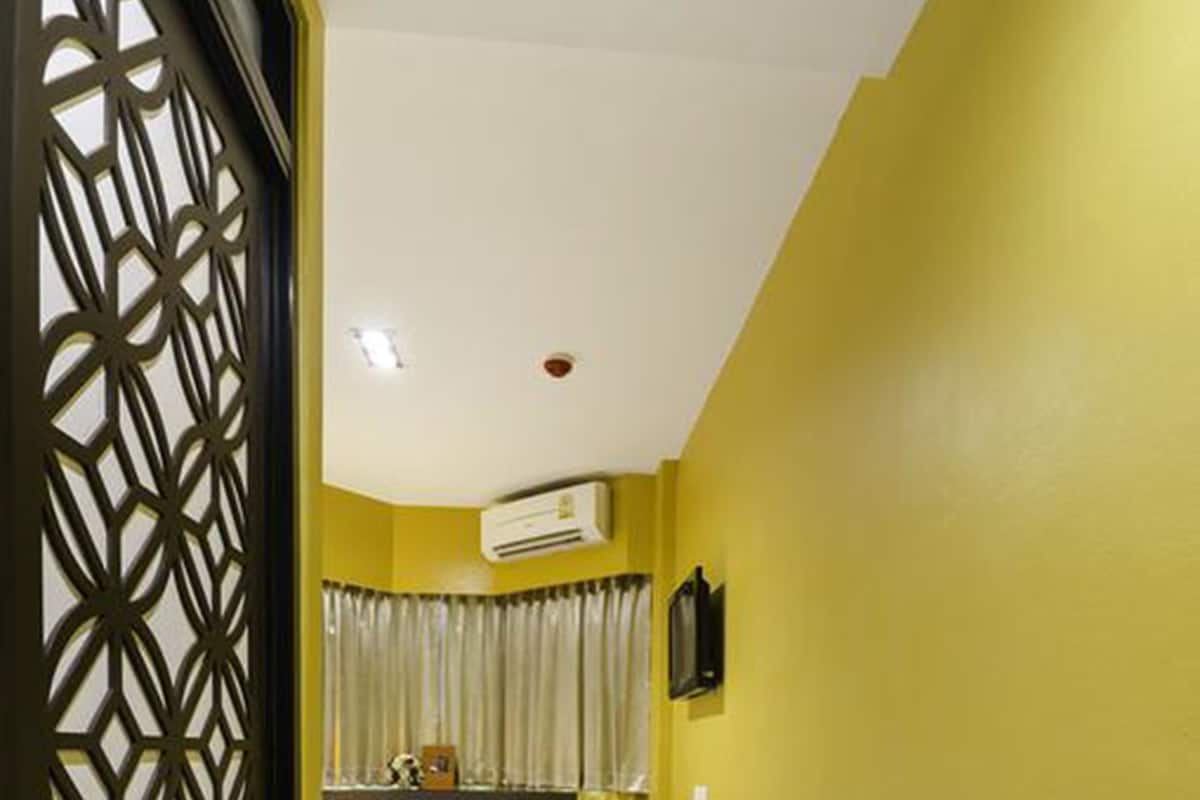 Morroc Double Room | Minibar, in-room safe, desk, blackout drapes