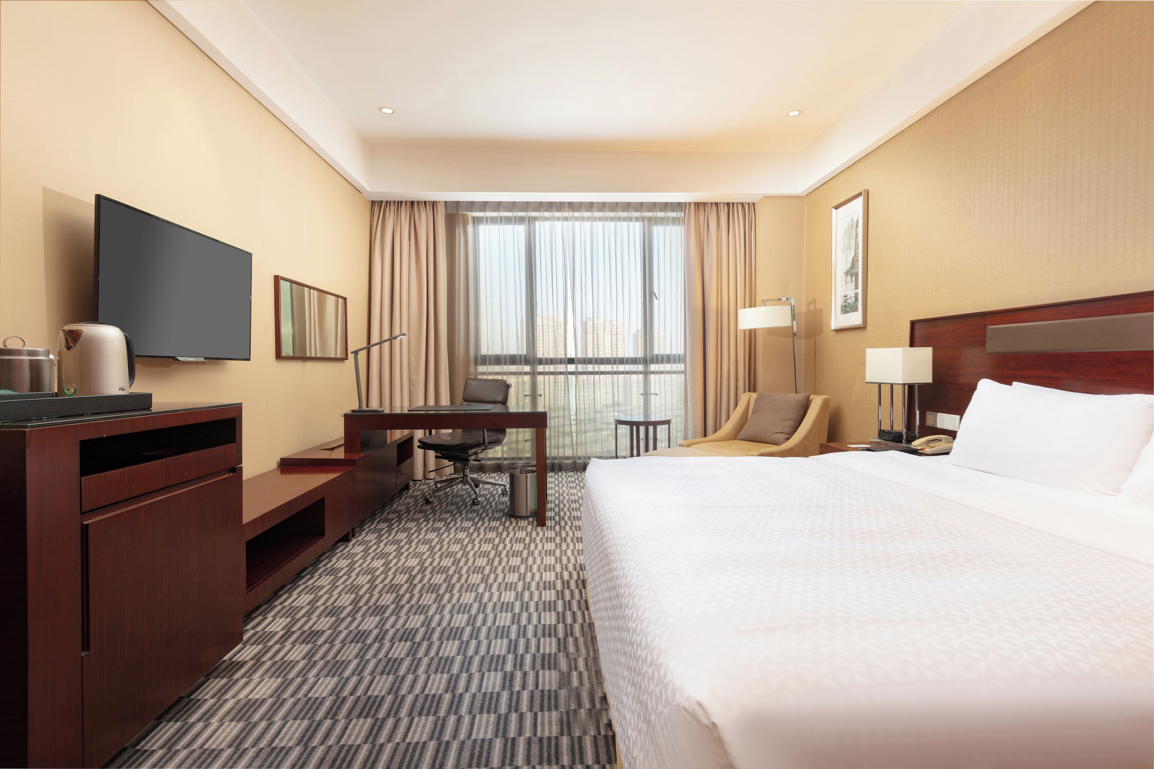 Ropa de cama de alta calidad, cubrecamas y minibar 